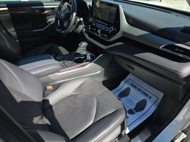 2020 Toyota Highlander Hybrid Platinum