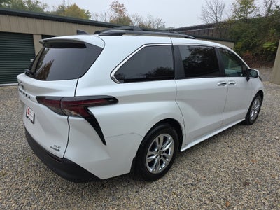 2024 Toyota Sienna XLE 7 Passenger