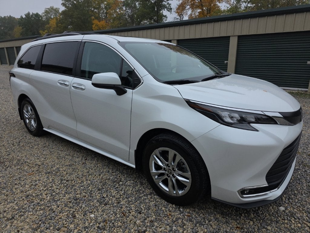 2024 Toyota Sienna XLE 7 Passenger