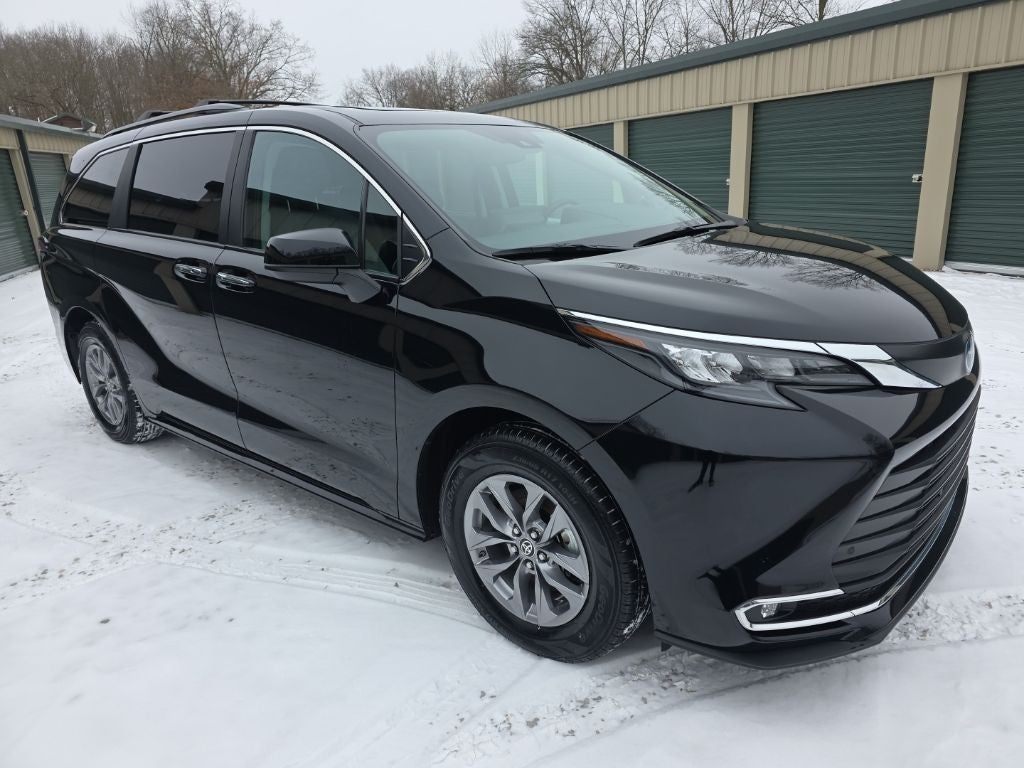 2024 Toyota Sienna XLE 7 Passenger
