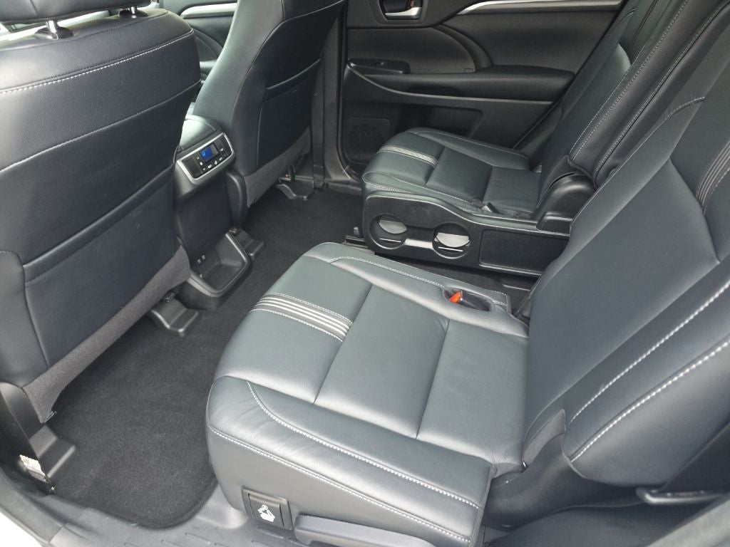 2018 Toyota Highlander SE
