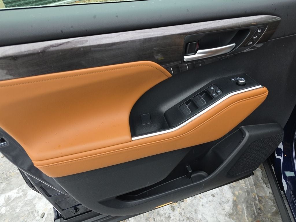 2026 Toyota Highlander Platinum