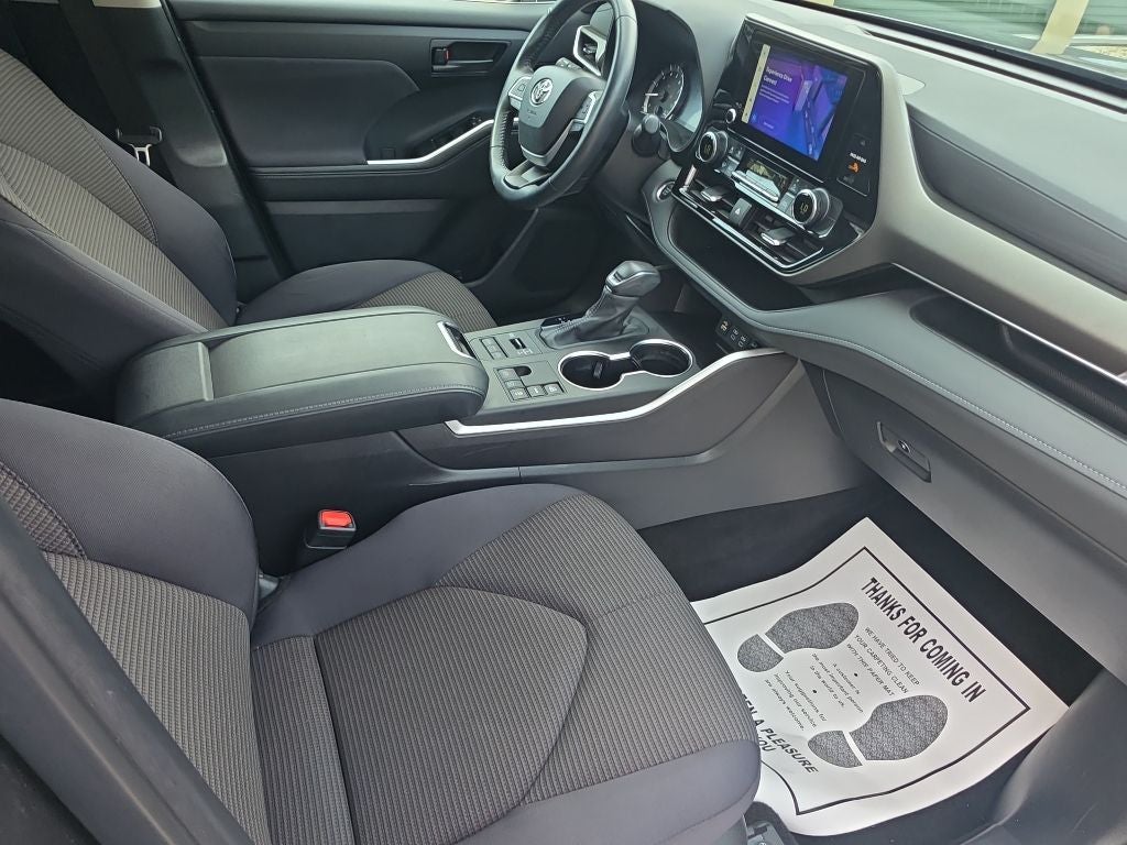 2024 Toyota Highlander LE