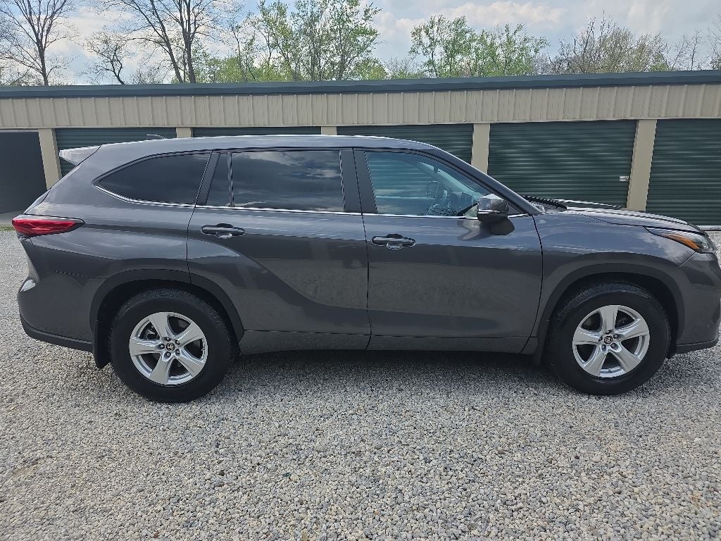 2024 Toyota Highlander LE