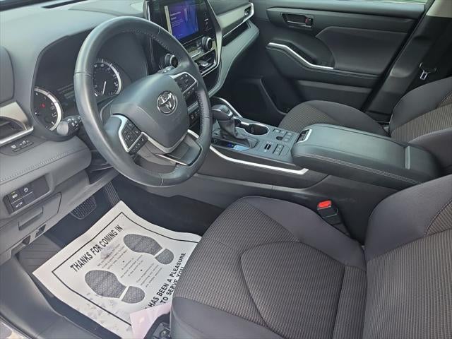 2024 Toyota Highlander LE