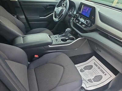 2024 Toyota Highlander LE