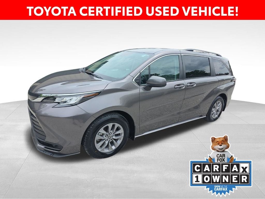 2023 Toyota Sienna LE 8 Passenger