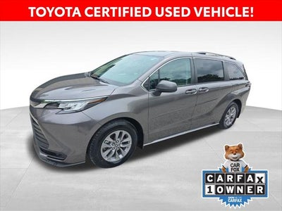 2023 Toyota Sienna LE 8 Passenger