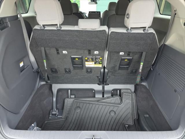 2023 Toyota Sienna LE 8 Passenger