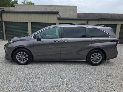 2023 Toyota Sienna LE 8 Passenger