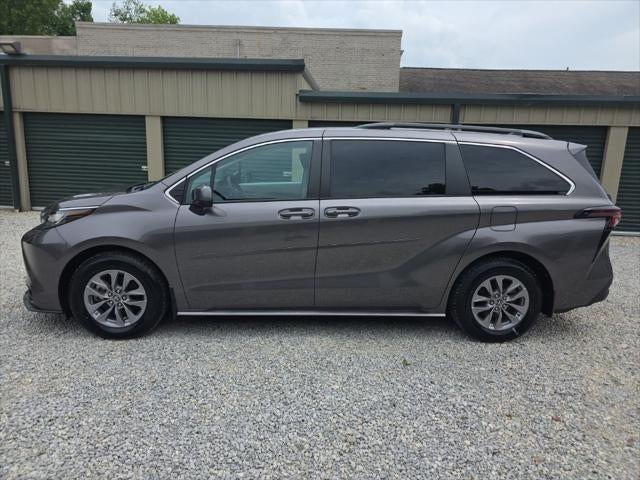 2023 Toyota Sienna LE 8 Passenger