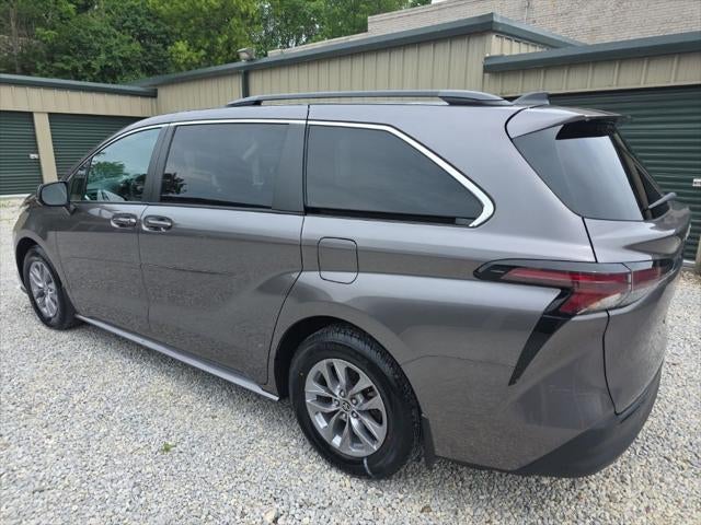 2023 Toyota Sienna LE 8 Passenger