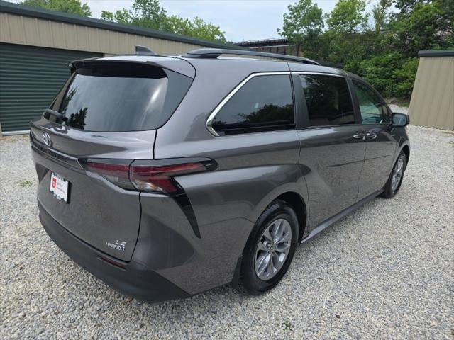 2023 Toyota Sienna LE 8 Passenger