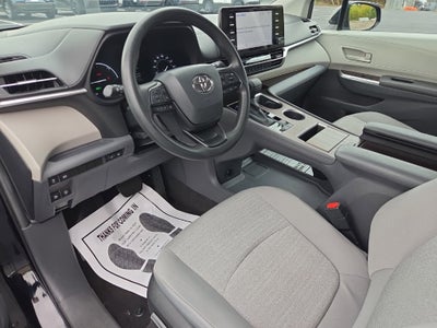 2024 Toyota Sienna LE 8 Passenger