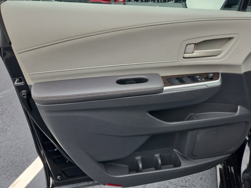 2024 Toyota Sienna LE 8 Passenger
