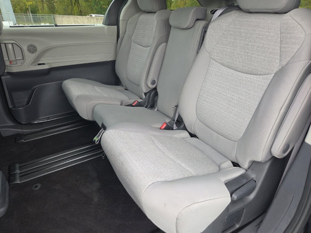 2024 Toyota Sienna LE 8 Passenger