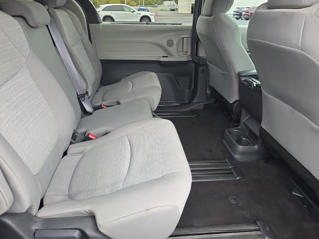 2024 Toyota Sienna LE 8 Passenger