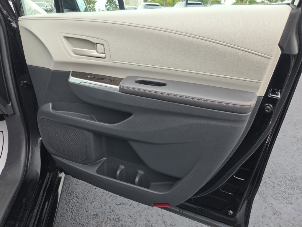 2024 Toyota Sienna LE 8 Passenger