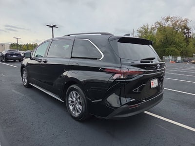 2024 Toyota Sienna LE 8 Passenger