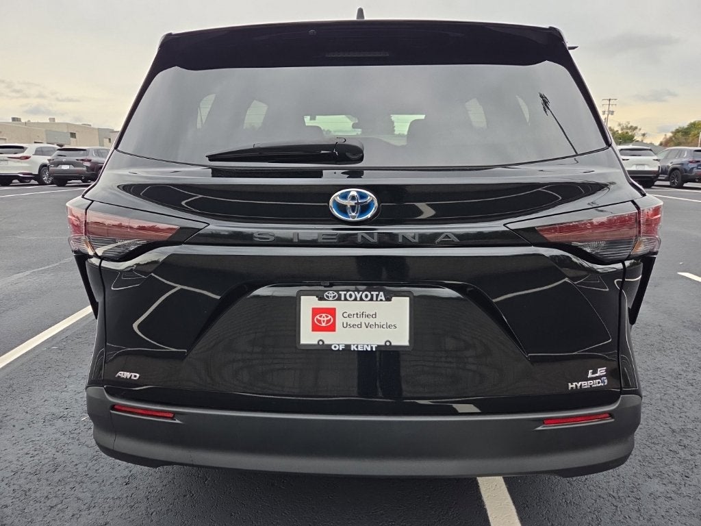 2024 Toyota Sienna LE 8 Passenger