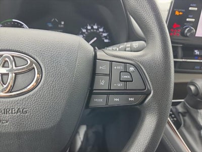 2024 Toyota Sienna LE 8 Passenger