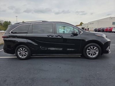 2024 Toyota Sienna LE 8 Passenger