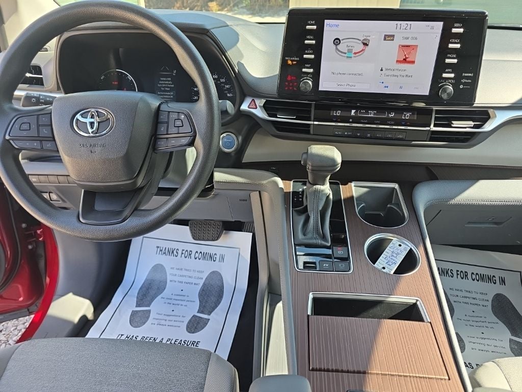 2024 Toyota Sienna LE 8 Passenger