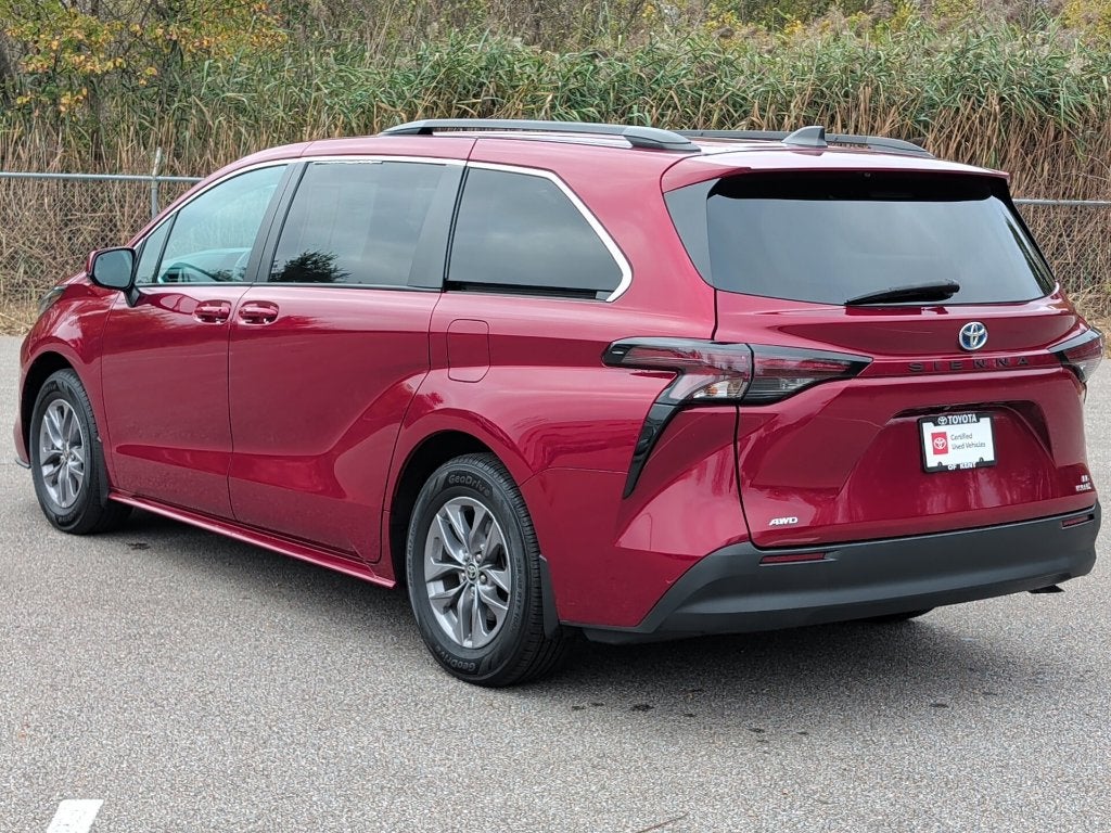2024 Toyota Sienna LE 8 Passenger