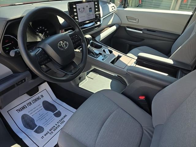 2024 Toyota Sienna LE 8 Passenger
