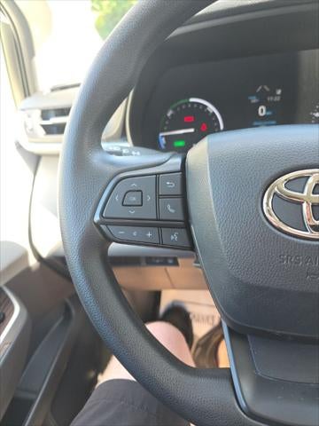2024 Toyota Sienna LE 8 Passenger