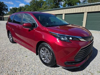 2024 Toyota Sienna LE 8 Passenger