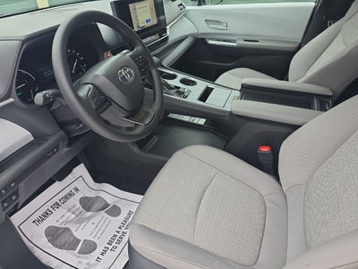 2026 Toyota Sienna LE 8 Passenger