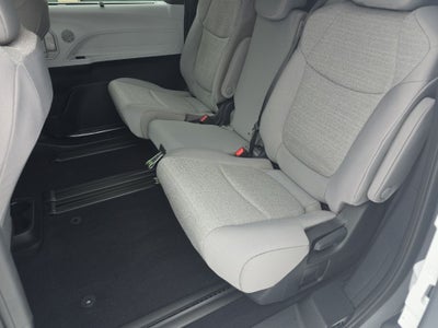 2026 Toyota Sienna LE 8 Passenger