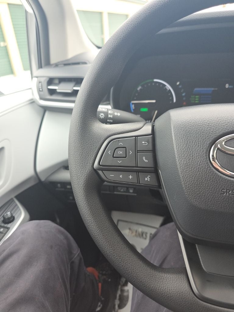 2026 Toyota Sienna LE 8 Passenger