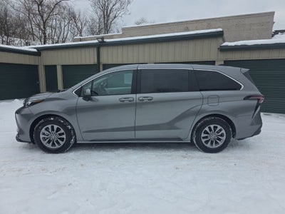 2026 Toyota Sienna LE 8 Passenger