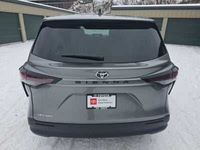 2026 Toyota Sienna LE 8 Passenger