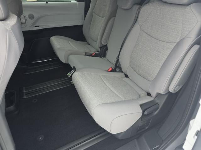 2026 Toyota Sienna LE 8 Passenger