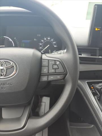 2026 Toyota Sienna LE 8 Passenger