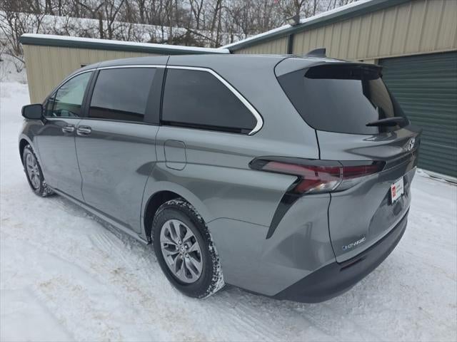 2026 Toyota Sienna LE 8 Passenger