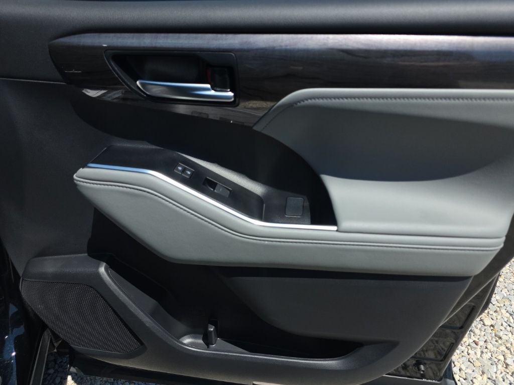 2026 Toyota Highlander Hybrid Limited