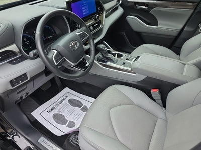 2025 Toyota Highlander Hybrid Limited