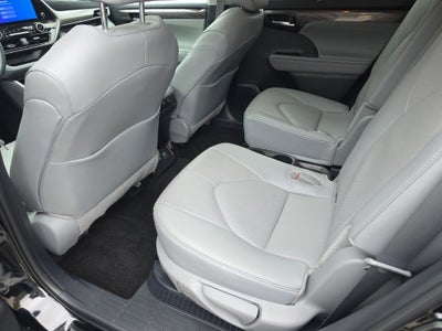2025 Toyota Highlander Hybrid Limited