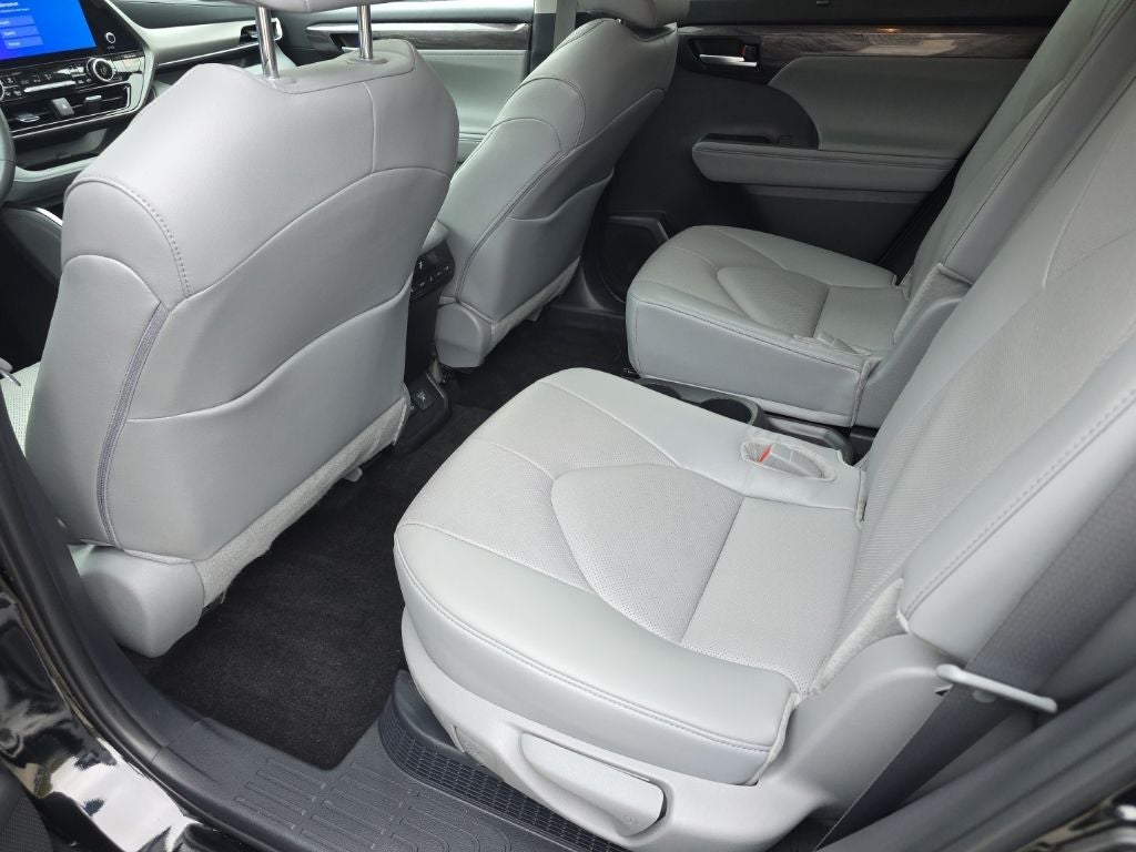 2025 Toyota Highlander Hybrid Limited