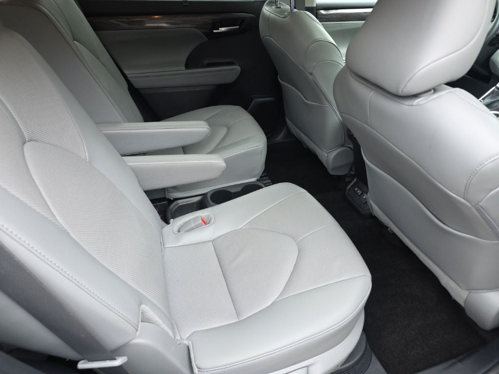 2025 Toyota Highlander Hybrid Limited