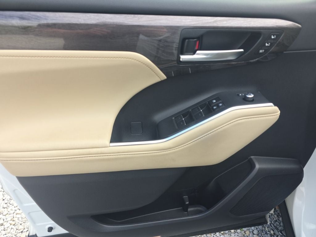 2023 Toyota Highlander Hybrid Limited