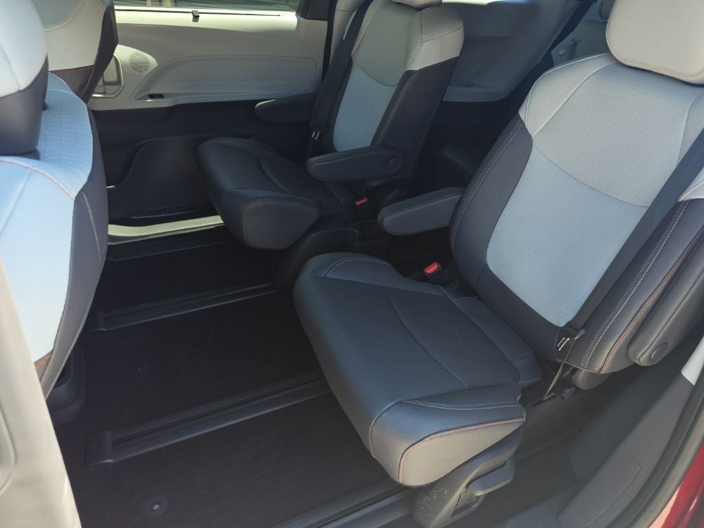 2023 Toyota Sienna XSE 7 Passenger