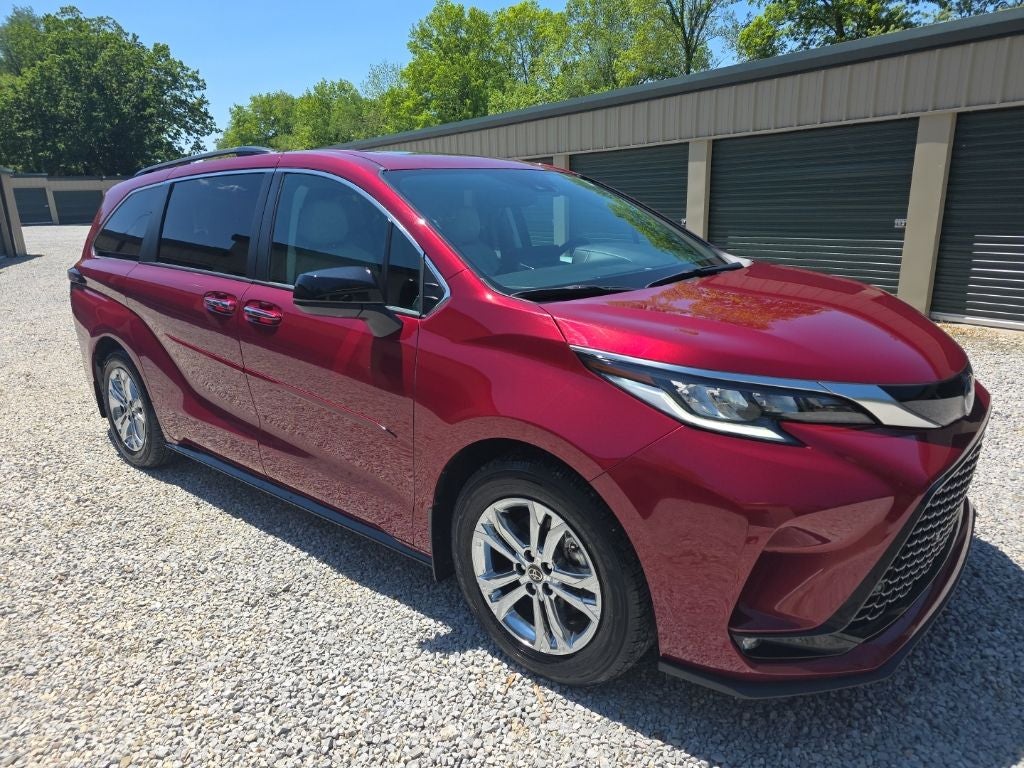 2023 Toyota Sienna XSE 7 Passenger