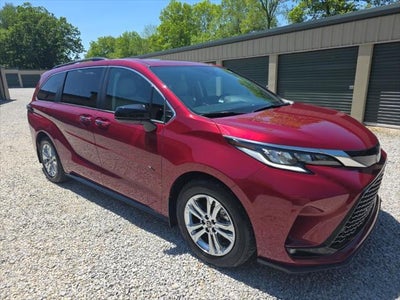 2023 Toyota Sienna XSE 7 Passenger