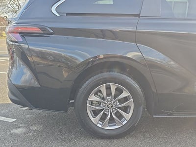 2024 Toyota Sienna XLE 8 Passenger