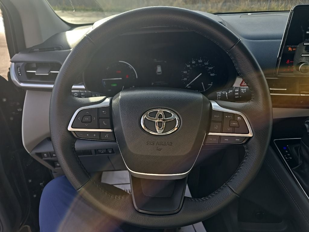 2024 Toyota Sienna XLE 8 Passenger